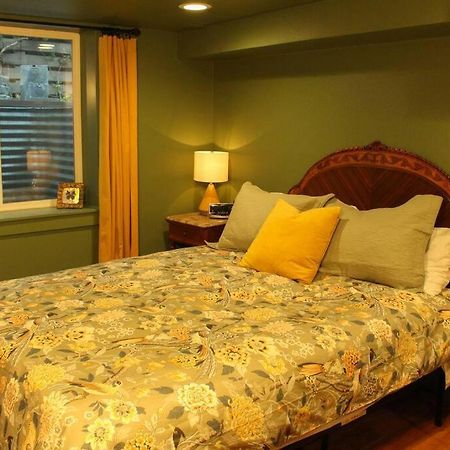 Heart Of Woodstock, 10 Min Walk To Reed, With Private Garage! Apartment Portland Bagian luar foto