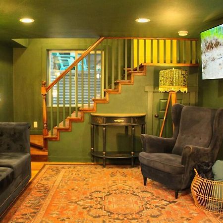 Heart Of Woodstock, 10 Min Walk To Reed, With Private Garage! Apartment Portland Bagian luar foto